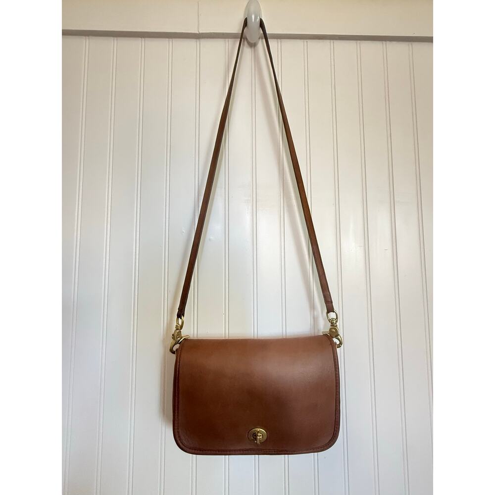 Vintage Coach 9755 tanned leather pocket purse Made in USA